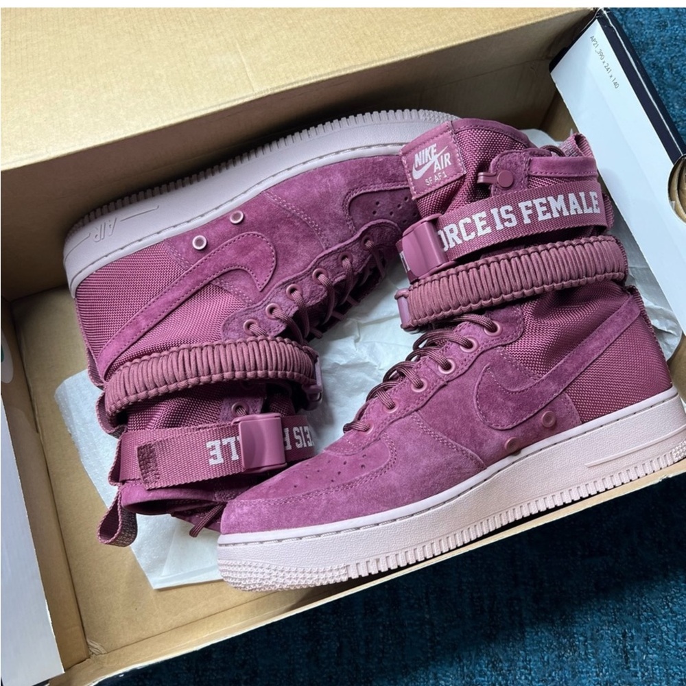Nike Air Force SF AF1 Woman’s High Tops Vintage Wine Color Size 10